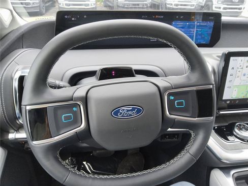 New 2026 Ford Expedition Max Platinum w/ Platinum Ultimate Package AWD/4WD image 32