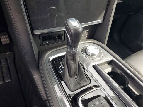 Used 2023 Nissan Armada SV image 23