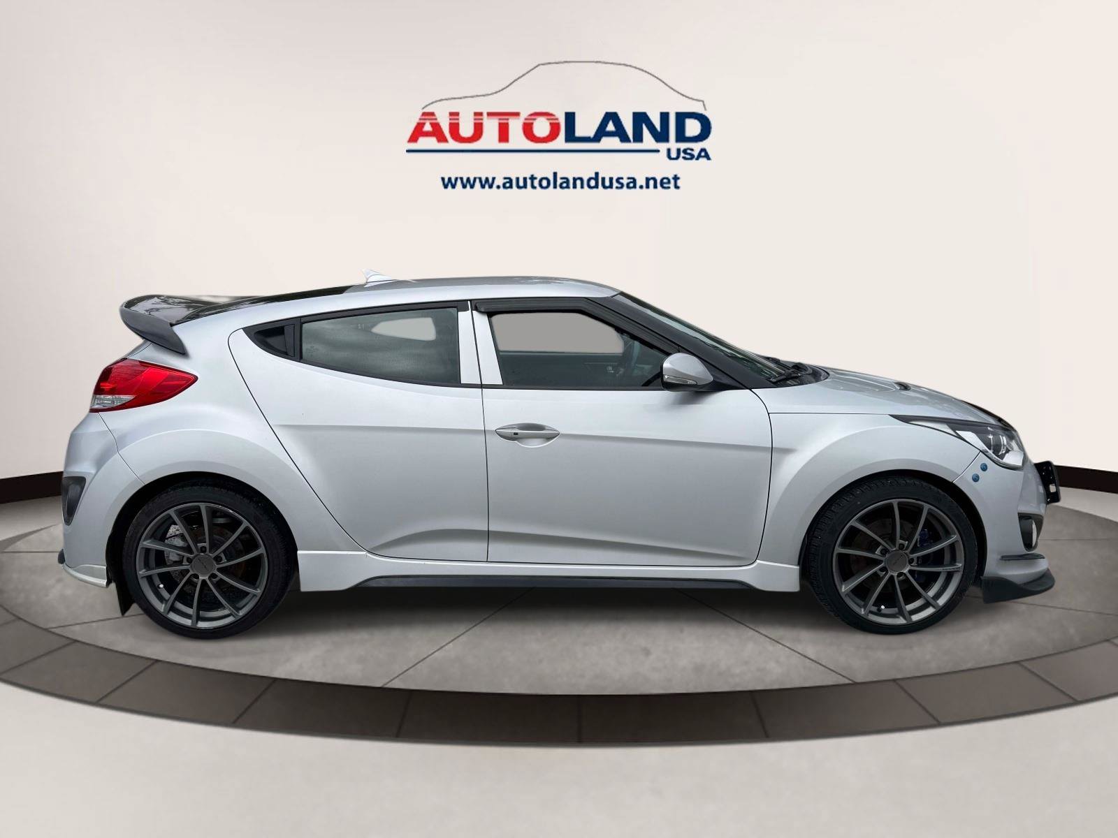 Used 2013 Hyundai Veloster Turbo FWD image 3
