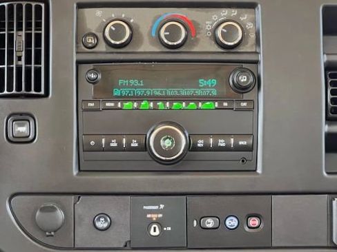 Used 2017 Chevrolet Express 3500 LT w/ LT Preferred Equipment Group image 28