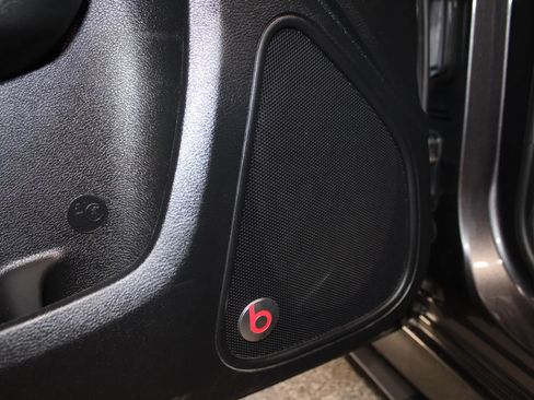 Used 2018 Dodge Charger R/T Scat Pack w/ Beats Audio Group image 15