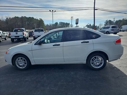 Used 2011 Ford Focus SE image 6