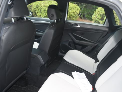 Used 2021 Volkswagen Jetta R-Line FWD image 16