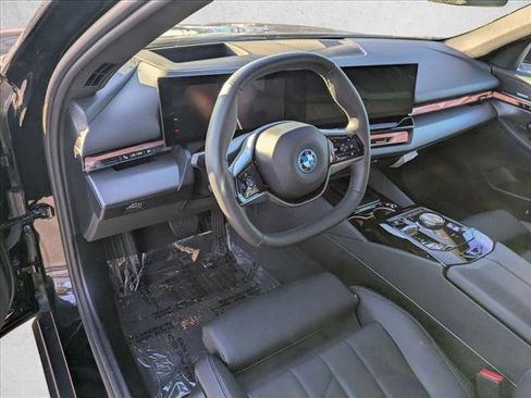 Certified 2024 BMW i5 eDrive40i w/ M Sport Package image 10