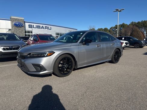 Used 2023 Honda Civic Sport image 2