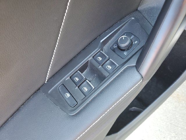 Certified 2024 Volkswagen Tiguan SEL R-Line AWD/4WD image 21