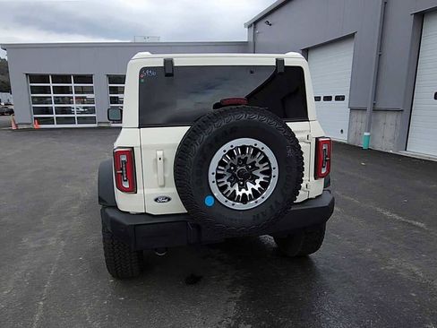 New 2026 Ford Bronco Outer Banks w/ Sasquatch Package image 7