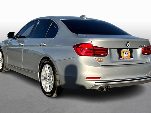 Used 2018 BMW 330i Sedan w/ Convenience Package image 11