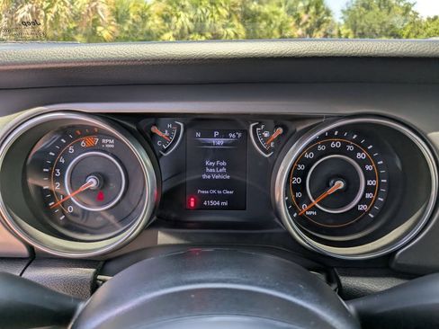 Used 2022 Jeep Wrangler Unlimited Sport AWD/4WD image 35