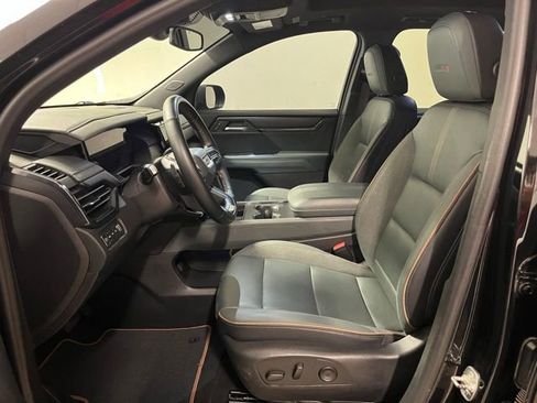 Used 2024 GMC Acadia AT4 w/ Luxury Package AWD/4WD image 17