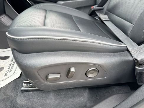 Used 2025 Buick Enclave Sport Touring image 12