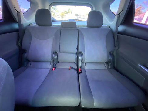 Used 2014 Toyota Prius V Three image 5