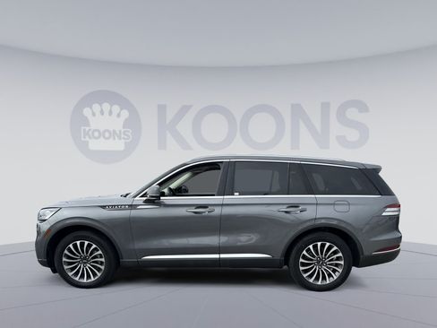 Used 2024 Lincoln Aviator Reserve AWD/4WD image 2