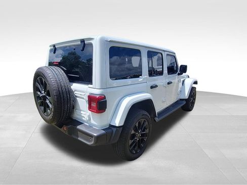 Certified 2024 Jeep Wrangler Unlimited Sahara w/ Technology Group AWD/4WD image 30