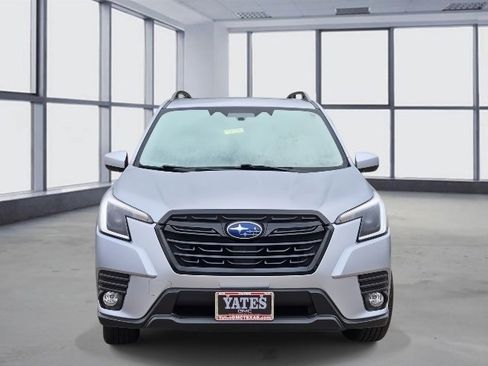 Used 2023 Subaru Forester Premium image 2