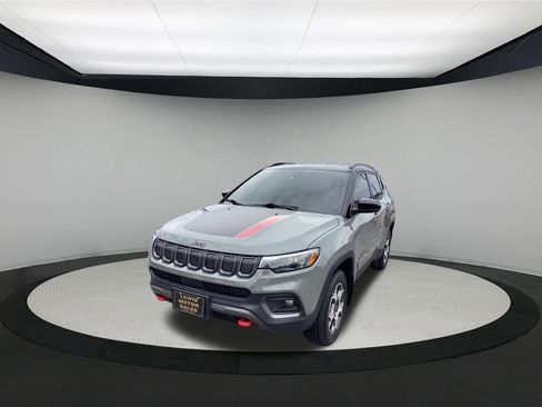 Used 2022 Jeep Compass Trailhawk w/ Trailhawk Elite Group AWD/4WD image 4