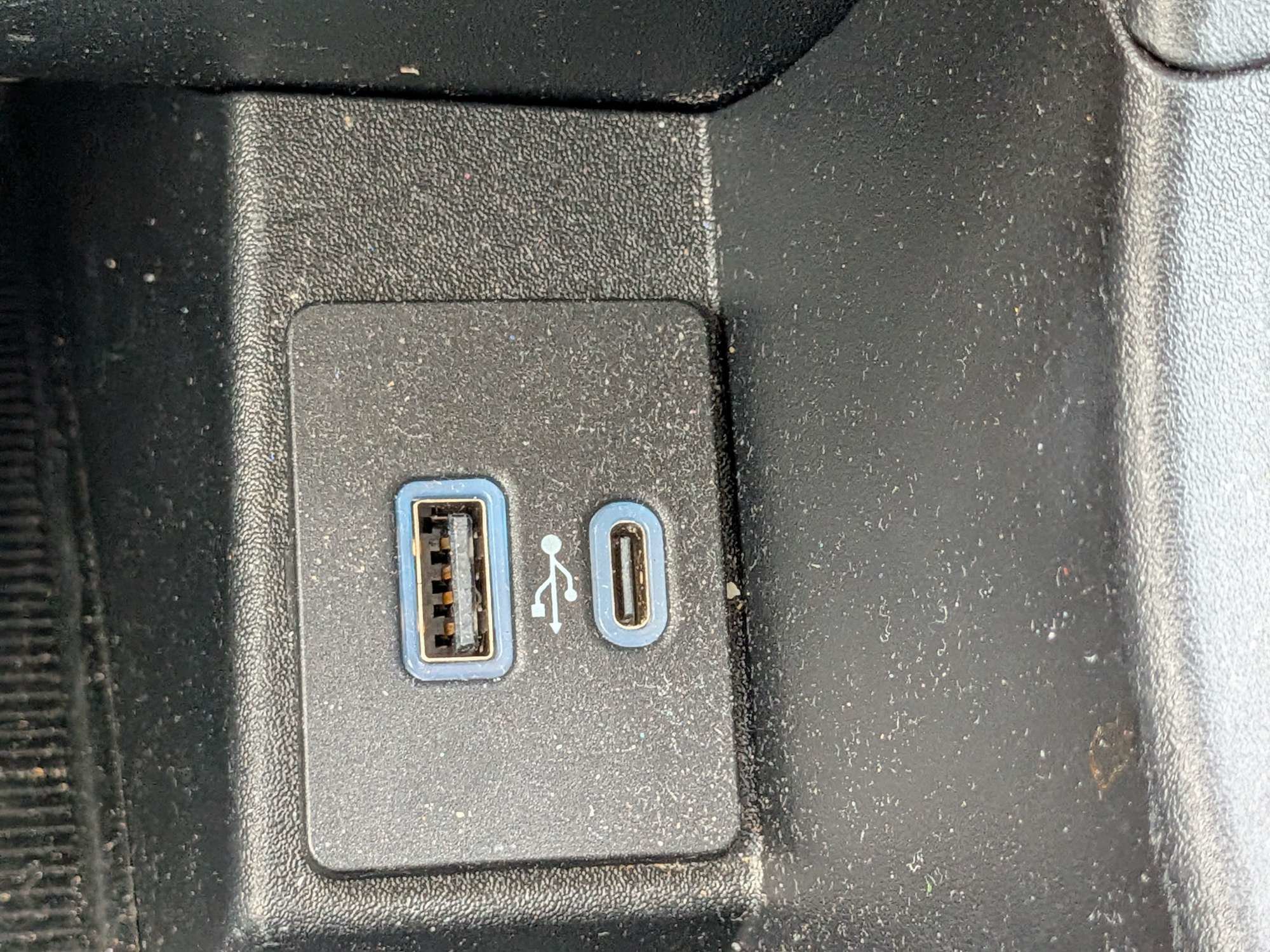Used 2024 Ford Edge SE AWD/4WD image 21