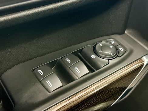 Used 2021 Chevrolet Silverado 1500 LT Trail Boss AWD/4WD image 18