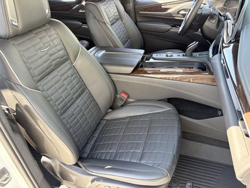 Certified 2023 Cadillac Escalade Sport Platinum AWD/4WD image 11
