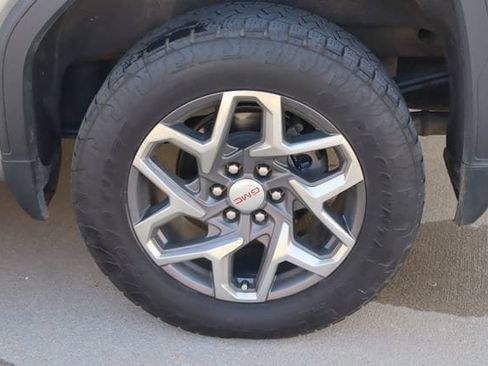 Used 2023 GMC Sierra 1500 SLT AWD/4WD image 30