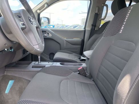Used 2015 Nissan Frontier Desert Runner RWD image 13
