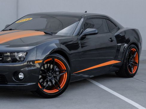 Used 2013 Chevrolet Camaro SS RWD image 8