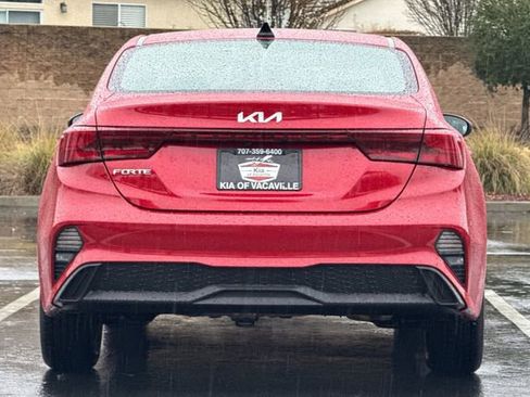 Certified 2022 Kia Forte LXS image 7