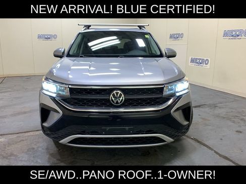 Used 2022 Volkswagen Taos SE w/ Panoramic Sunroof Package FWD image 8