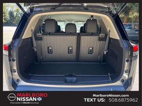 New 2025 Nissan Pathfinder SL w/ Black Appearance Package image 14