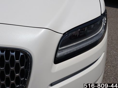 Used 2023 Lincoln Nautilus Reserve AWD/4WD image 9