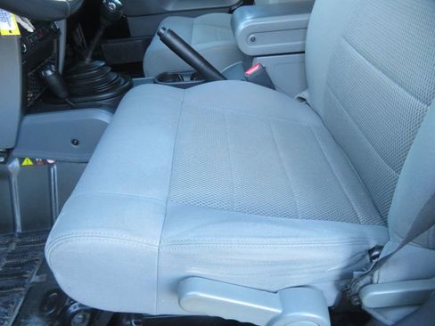 Used 2009 Jeep Wrangler Unlimited Rubicon w/ Dual Top Group image 18