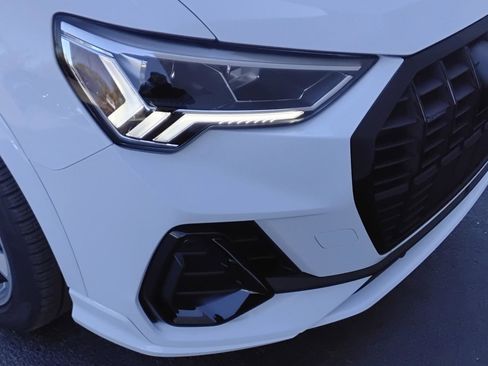 Certified 2025 Audi Q3 2.0T Premium w/ Convenience Package image 8