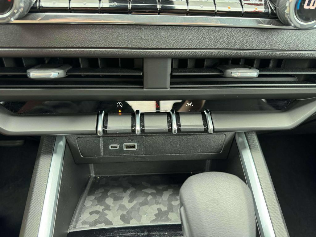 Used 2026 Chevrolet Colorado Trail Boss AWD/4WD image 30
