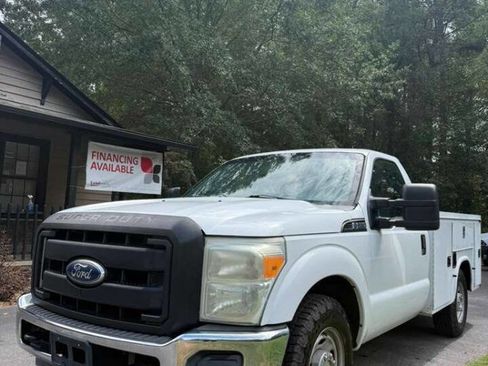 Used 2011 Ford F250 XL w/ XL Value Pkg image 2