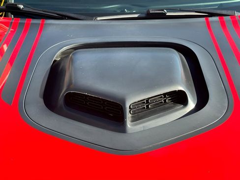 Used 2015 Dodge Challenger R/T image 13