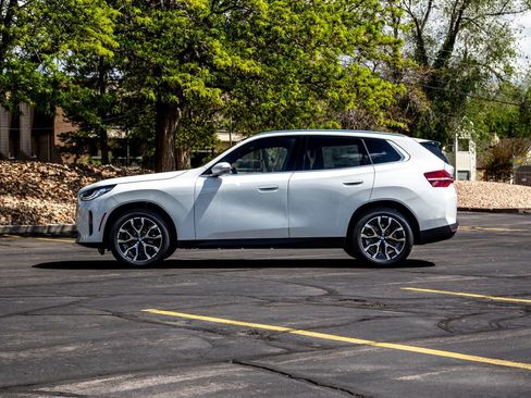New 2026 BMW X3 xDrive30 w/ Premium Package AWD/4WD image 2