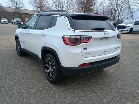 Used 2024 Jeep Compass Limited AWD/4WD image 3