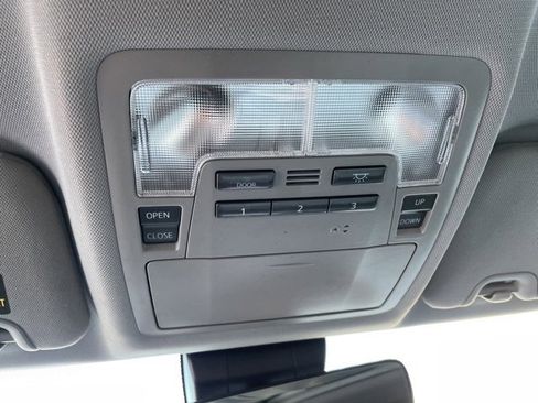 Used 2019 Toyota Highlander XLE image 32