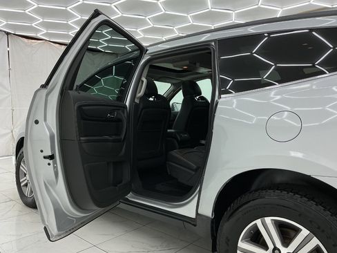 Used 2015 Chevrolet Traverse LT FWD image 22