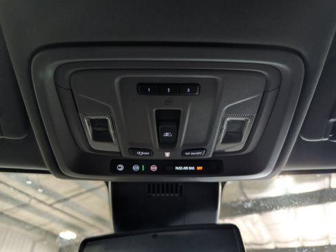 Used 2025 GMC Sierra 3500 SLE w/ SLE Value Package image 12