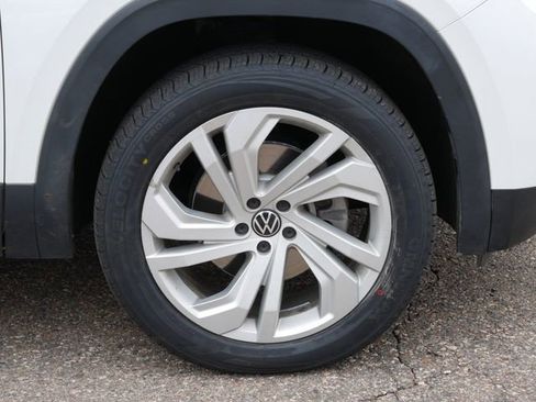 Used 2021 Volkswagen Atlas SE w/ Panoramic Sunroof Package image 9