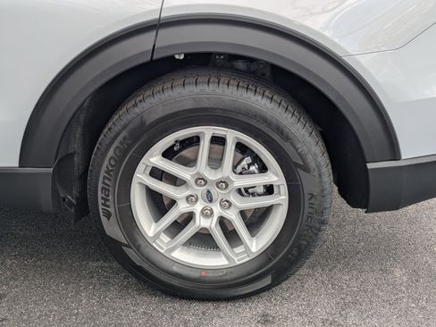 New 2026 Ford Explorer Active image 8