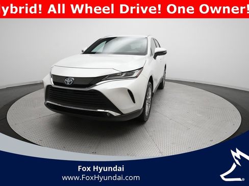 Used 2024 Toyota Venza XLE image 33