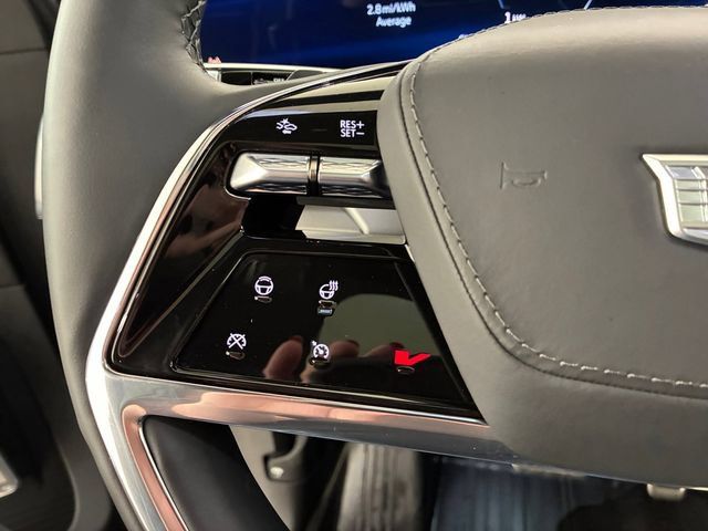Certified 2026 Cadillac Vistiq Platinum w/ LPO, Floor Liner Package AWD/4WD image 23