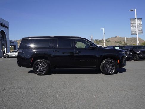 New 2026 Jeep Grand Wagoneer L Limited w/ Convenience Group I AWD/4WD image 3
