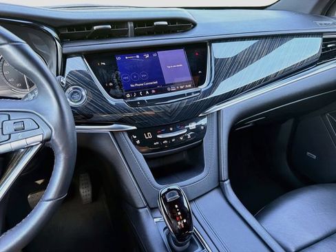 Used 2024 Cadillac XT6 Premium Luxury FWD image 30