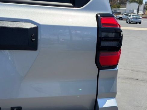 New 2026 Toyota 4Runner SR5 AWD/4WD image 15