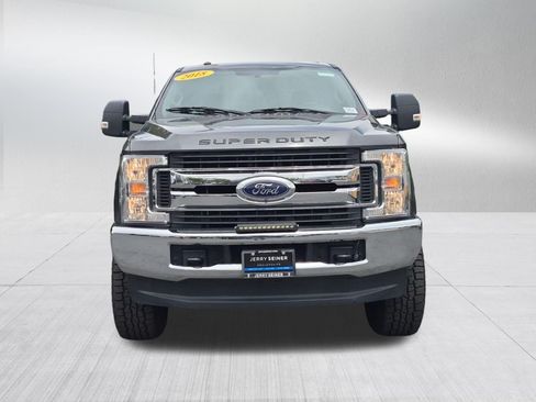 Used 2018 Ford F250 XL w/ STX Appearance Package AWD/4WD image 8