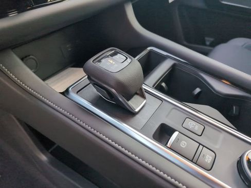 New 2025 Nissan Pathfinder SV image 22