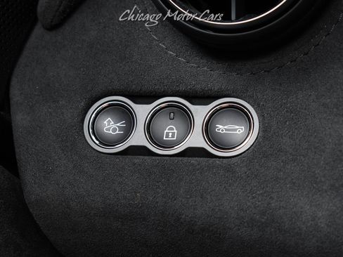 Used 2025 McLaren 750S Spider RWD image 10